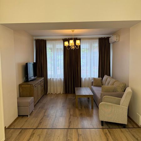 Family Apart Odessa Ngoại thất bức ảnh